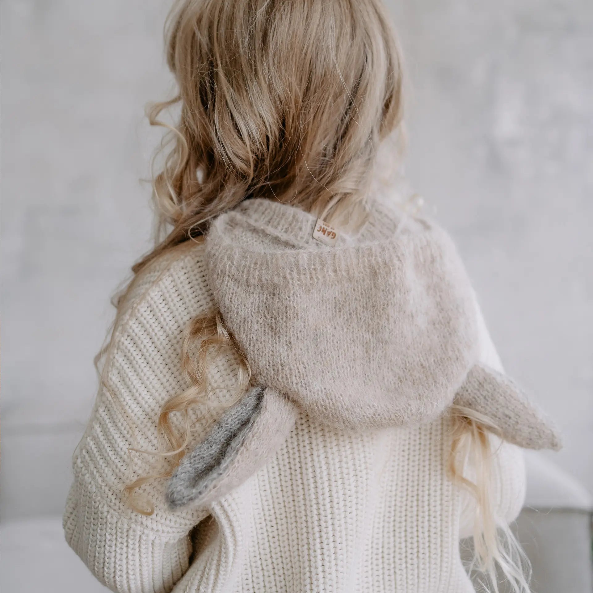 Mon Amie Light Gray